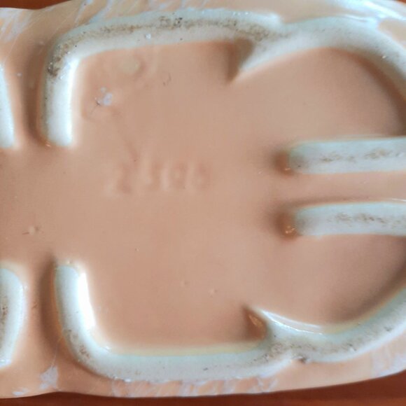 Large Shawnee Cameo Splatter Planter (#2506) in Peach, 13 3/4" L x 5 1/4"W - Picture 6 of 10